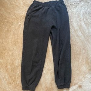 Charcoal Grey Brandy Melville Rosas